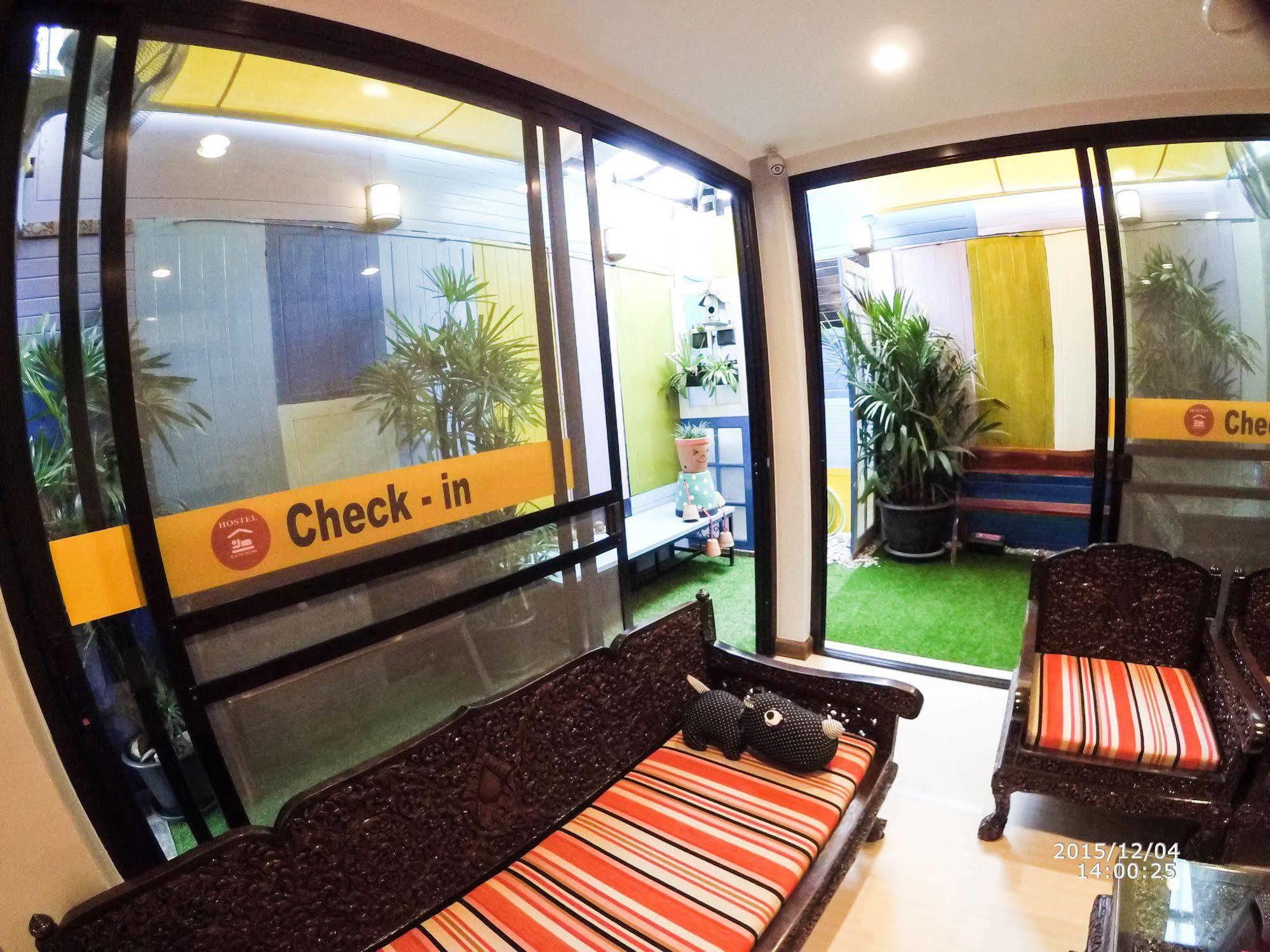 Check-In My Hostel Bangkok Kültér fotó